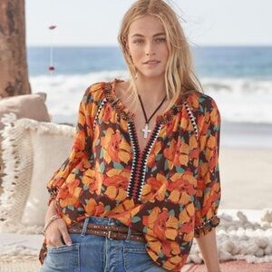 Sundance Hibiscus Blooms Floral Top Medium GUC! 100% cotton